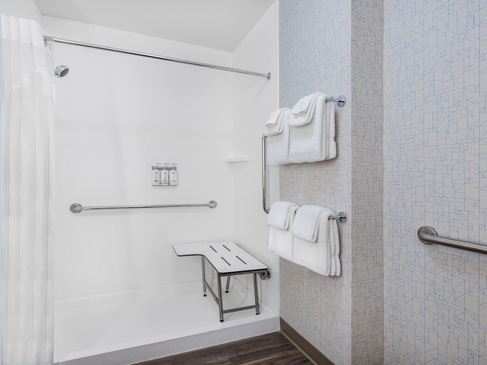 Holiday Inn Express & Suites Ruskin by IHG - photo 31