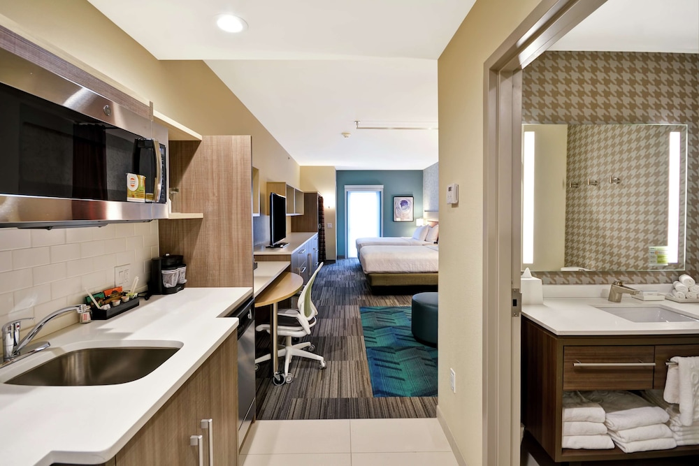 Home2 Suites by Hilton at the Galleria - photo 3
