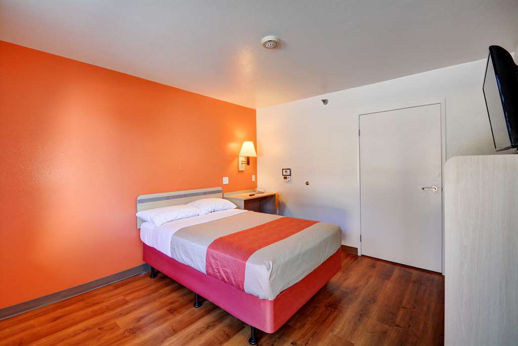 Motel 6 Windsor Locks CT Hartford - photo 20