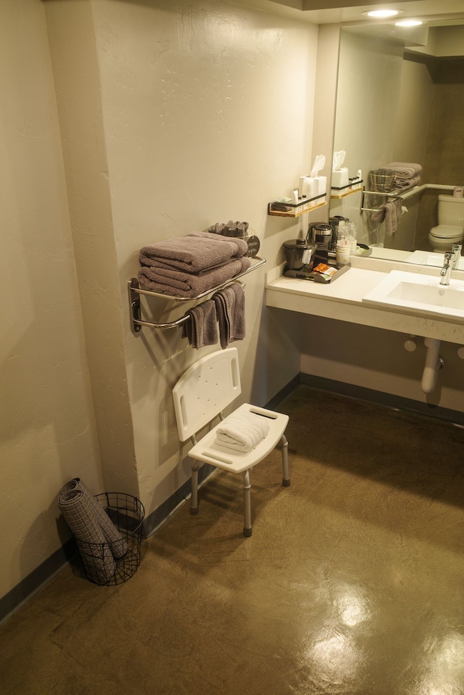 Americana Modern Hotel - photo 34
