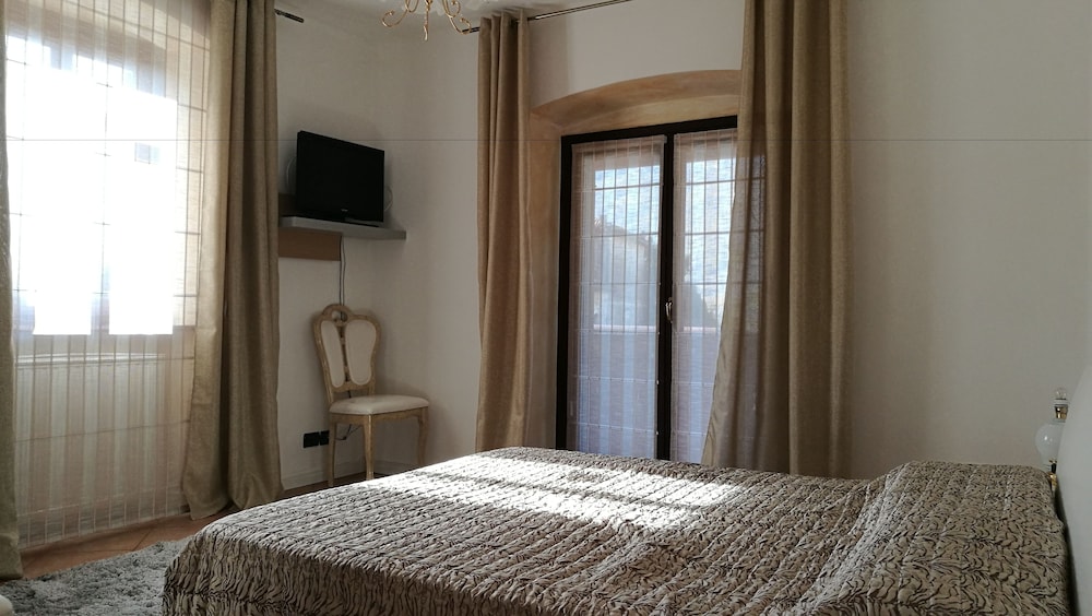 Le Cicogne 10528086 — Rovereto