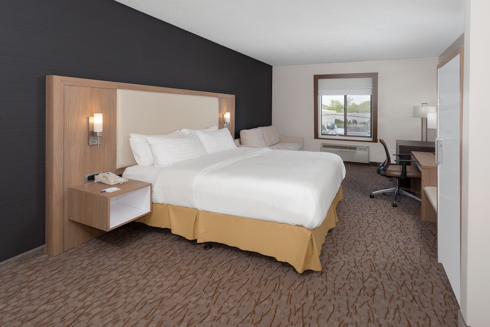 Holiday Inn Express Hotel & Suites Dayton West Brookville an IHG Hotel - photo 3