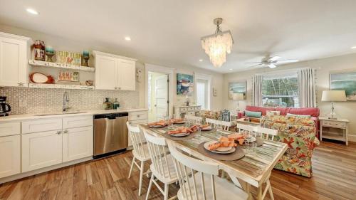 Canal Lower Gorgeous 3 bed 3 bath near SK Village - photo 19
