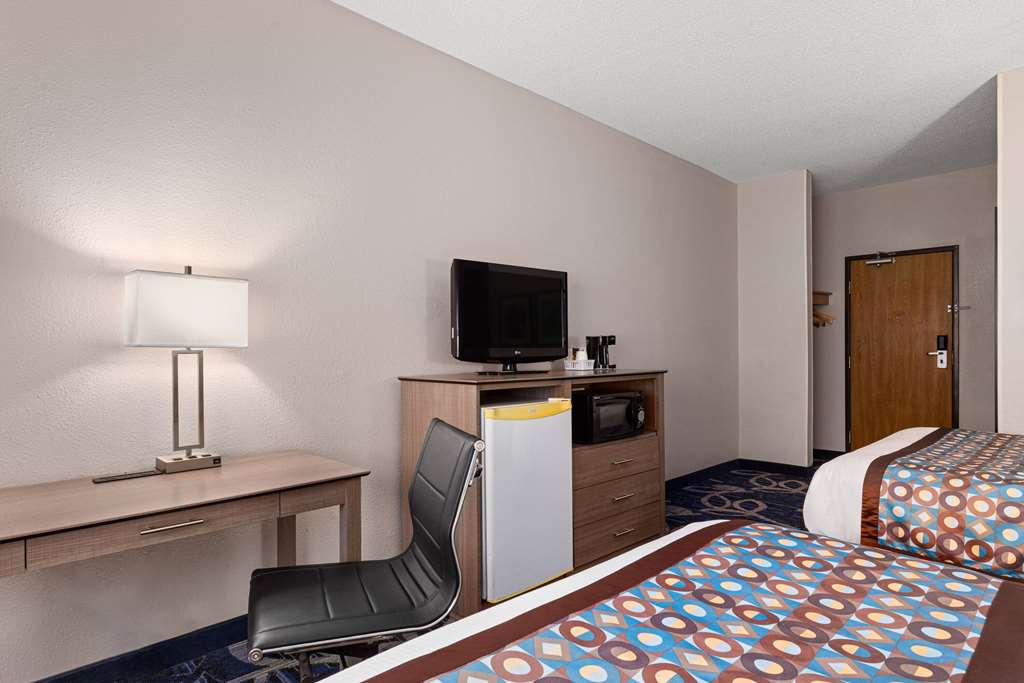 Baymont by Wyndham Waterloo - photo 26