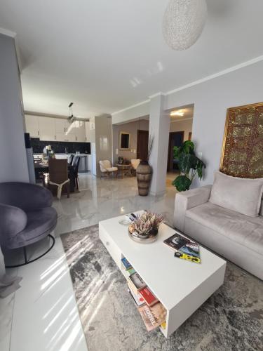 Hermes — 4-Star Luxury Hotel in Amygdaleonas, Greece