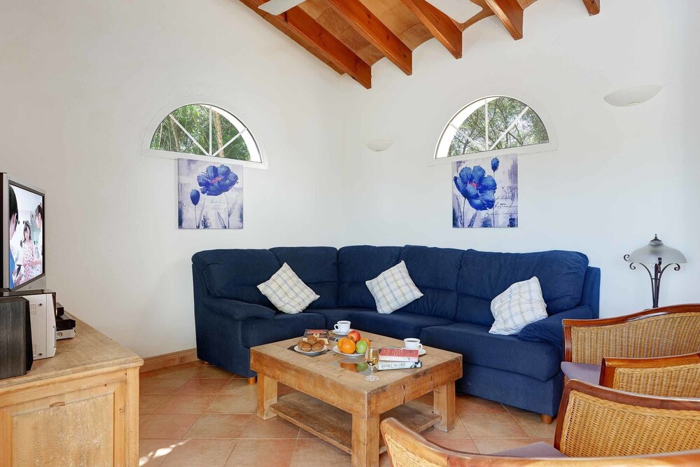 Villa Karina — 4-Star Luxury Hotel in Sant Lluis, Spain