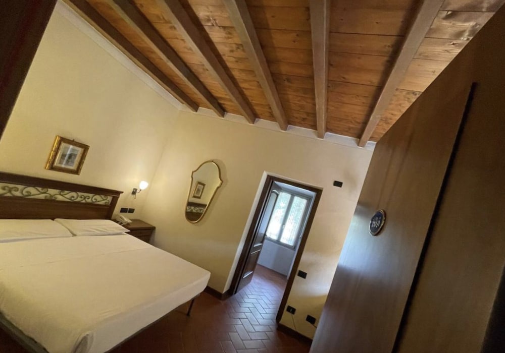 Bes Hotel Bergamo Cologno al Serio — 4-Star Luxury Hotel in Cologno Al Serio, Italy