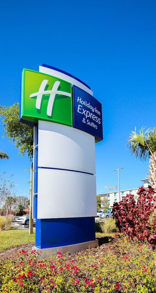 Holiday Inn Express & Suites Miami Airport East by IHG - photo 88