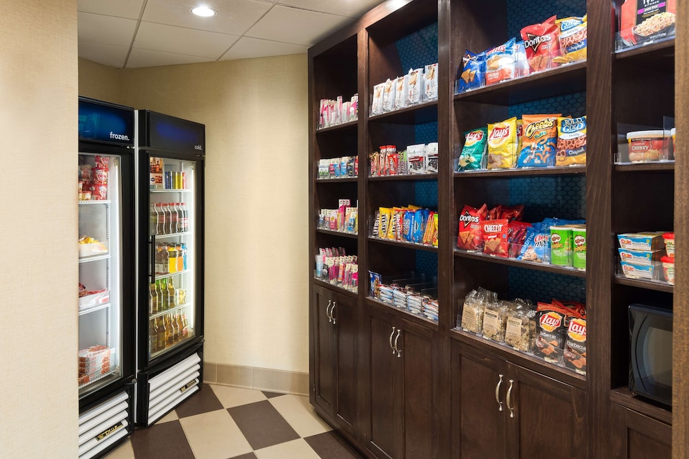 Hampton Inn White Plains Tarrytown - photo 22
