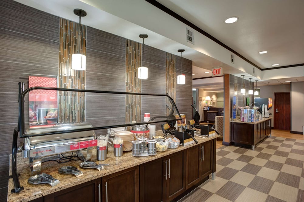 Hampton Inn Tulsa Sand Springs - photo 38