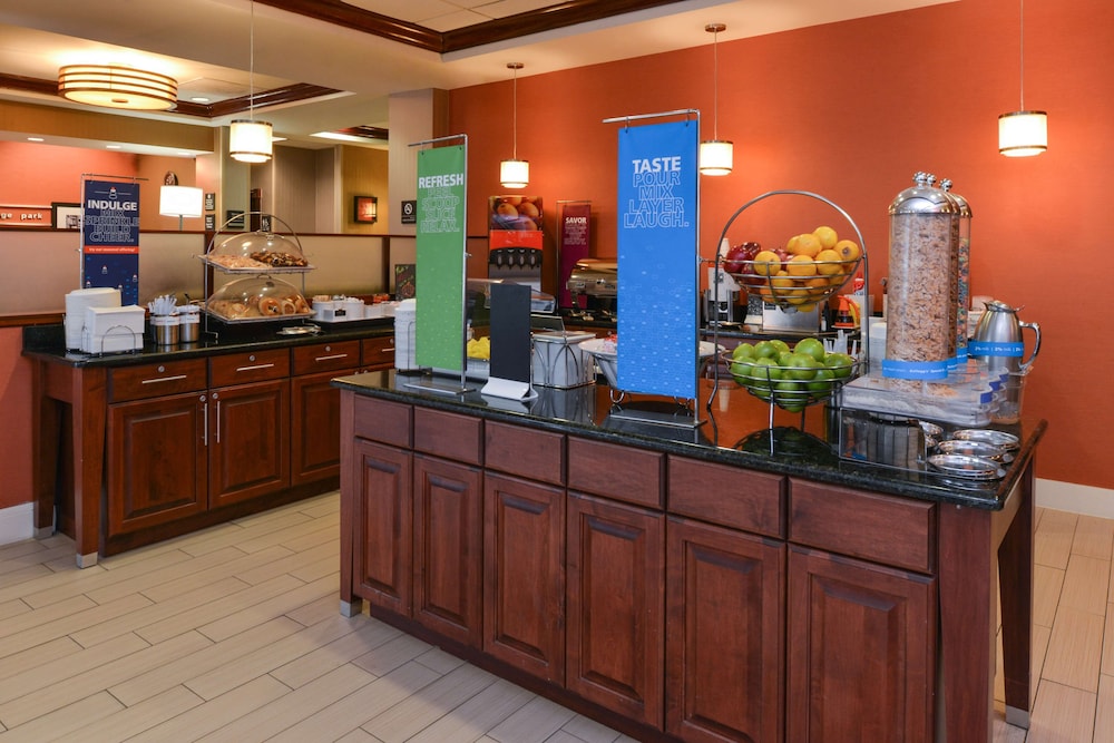 Hampton Inn College Park - photo 44