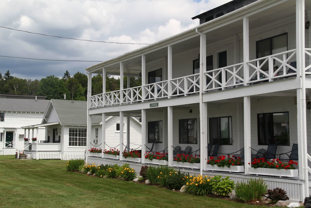 Bluebird Ocean Point Inn - photo 19