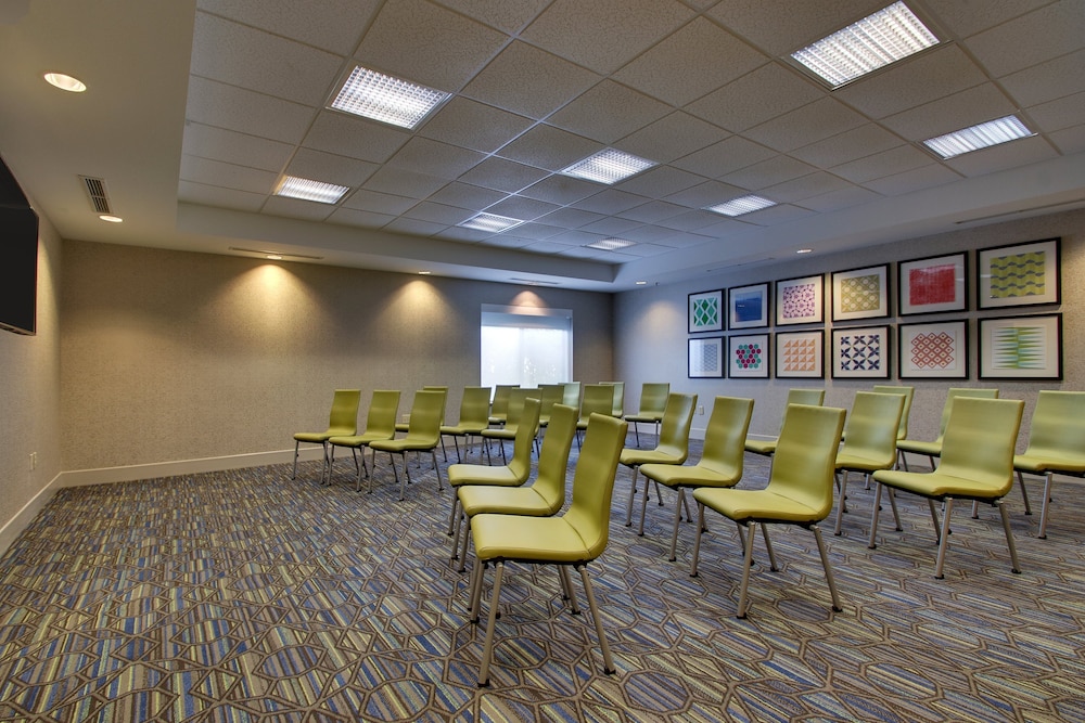 Holiday Inn Express & Suites Morris by IHG - photo 65