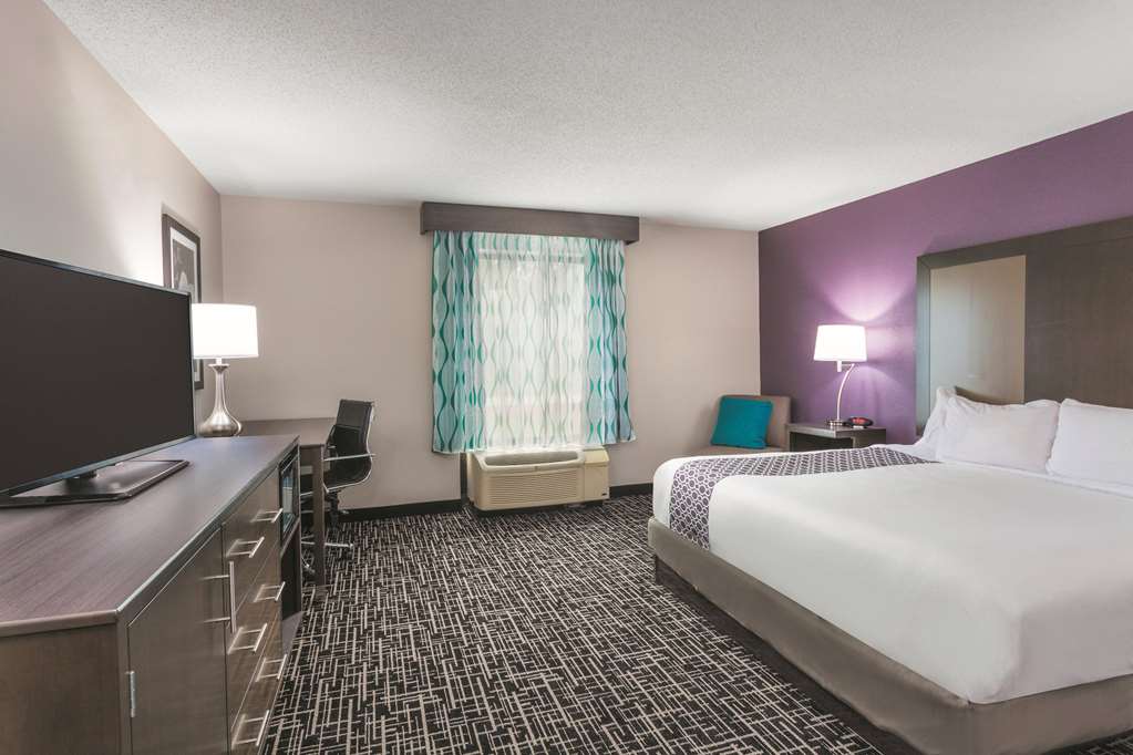 La Quinta Inn & Suites by Wyndham Covington - photo 12