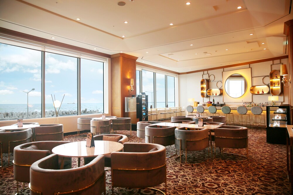 Ramada Plaza by Wyndham Jeju Ocean Front — Jeju City — photo 3