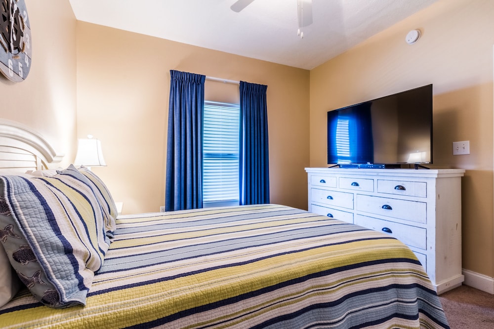 Crystal Shores by Luxury Gulf Rentals - photo 5