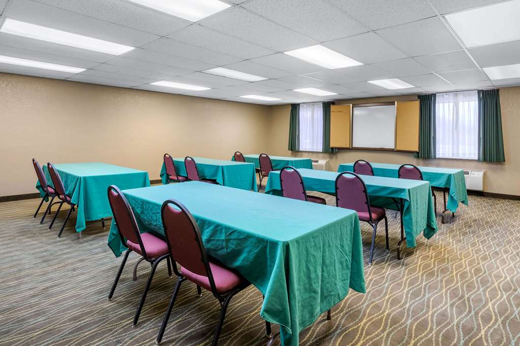 Quality Inn & Suites Des Moines Merle Hay Road - photo 38