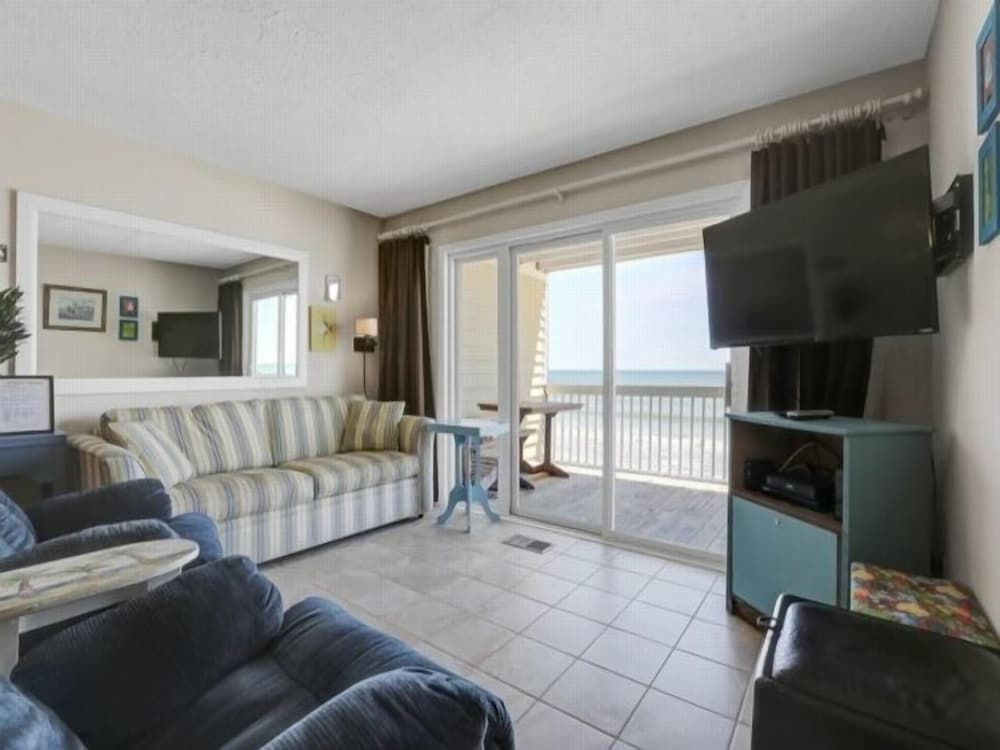 Beach Blanket Spacious Condo With Private Beach Access And Resort Amenities 3 Bedroom Condo by RedAwning - photo 16