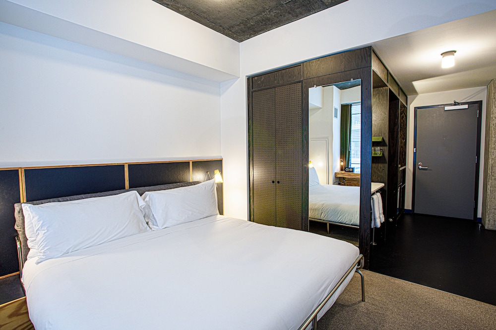The Emily Hotel - photo 6