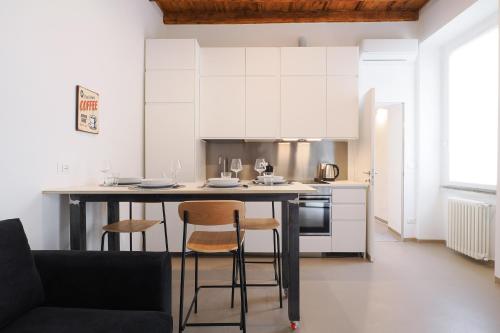 Navigli Exclusive Apartment — 4-Star Luxury Hotel in Milan, Italy