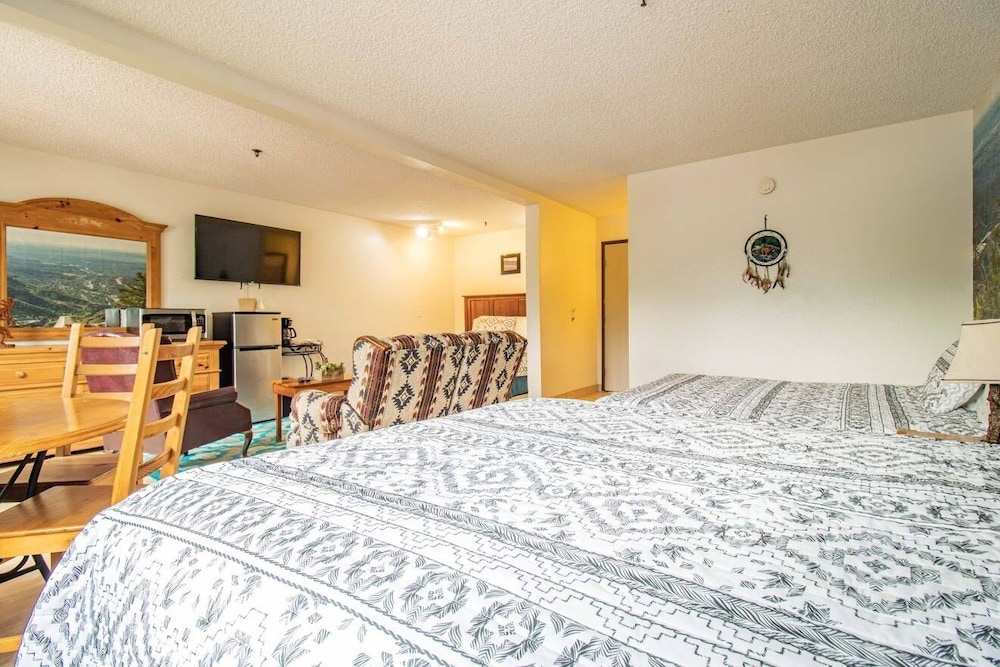 Motel 229 @ Garden of the Gods - photo 20