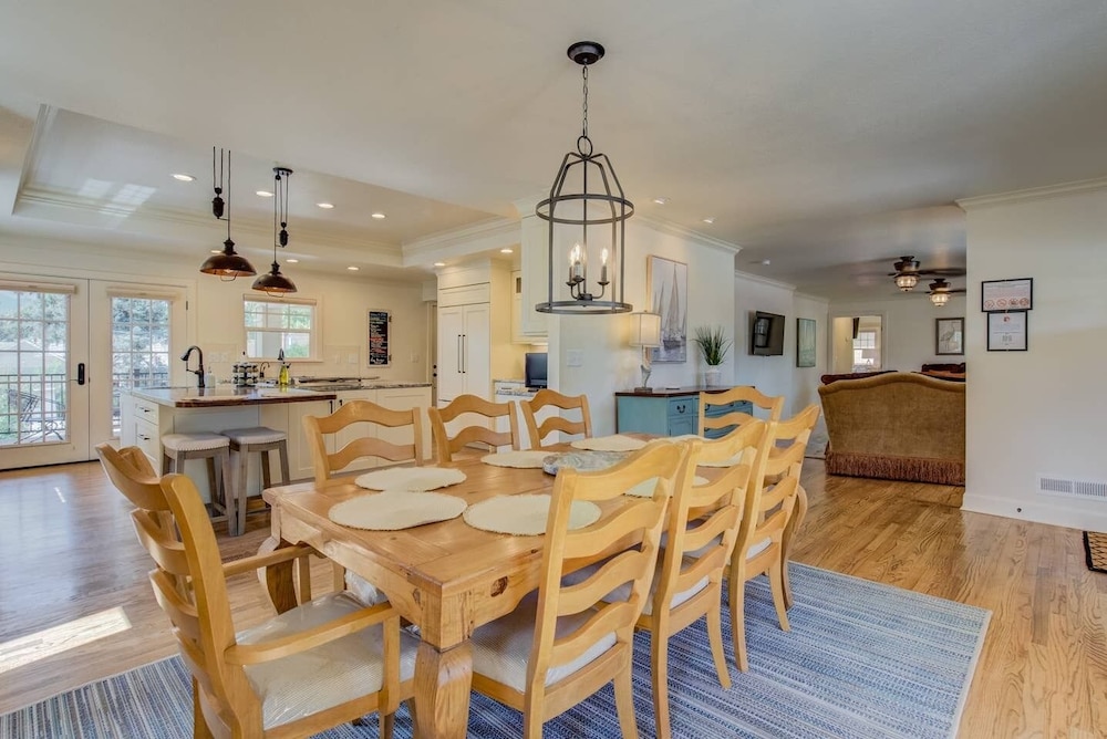 5BR Mnt Viewsdowntown Luxuryfirepit & RV Parking - photo 27