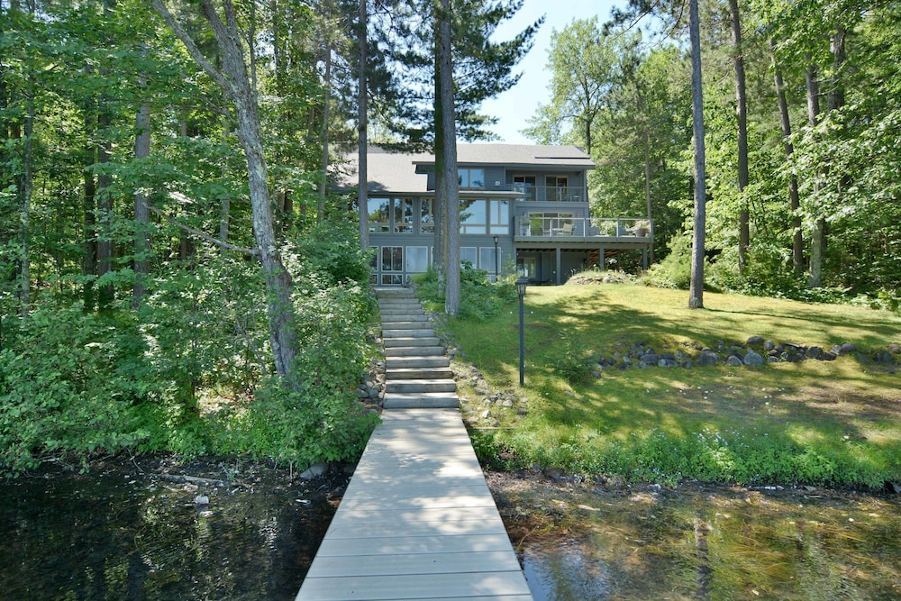 Serenity On Lake Owen 5 Bedroom Hotel Room by RedAwning - photo 31