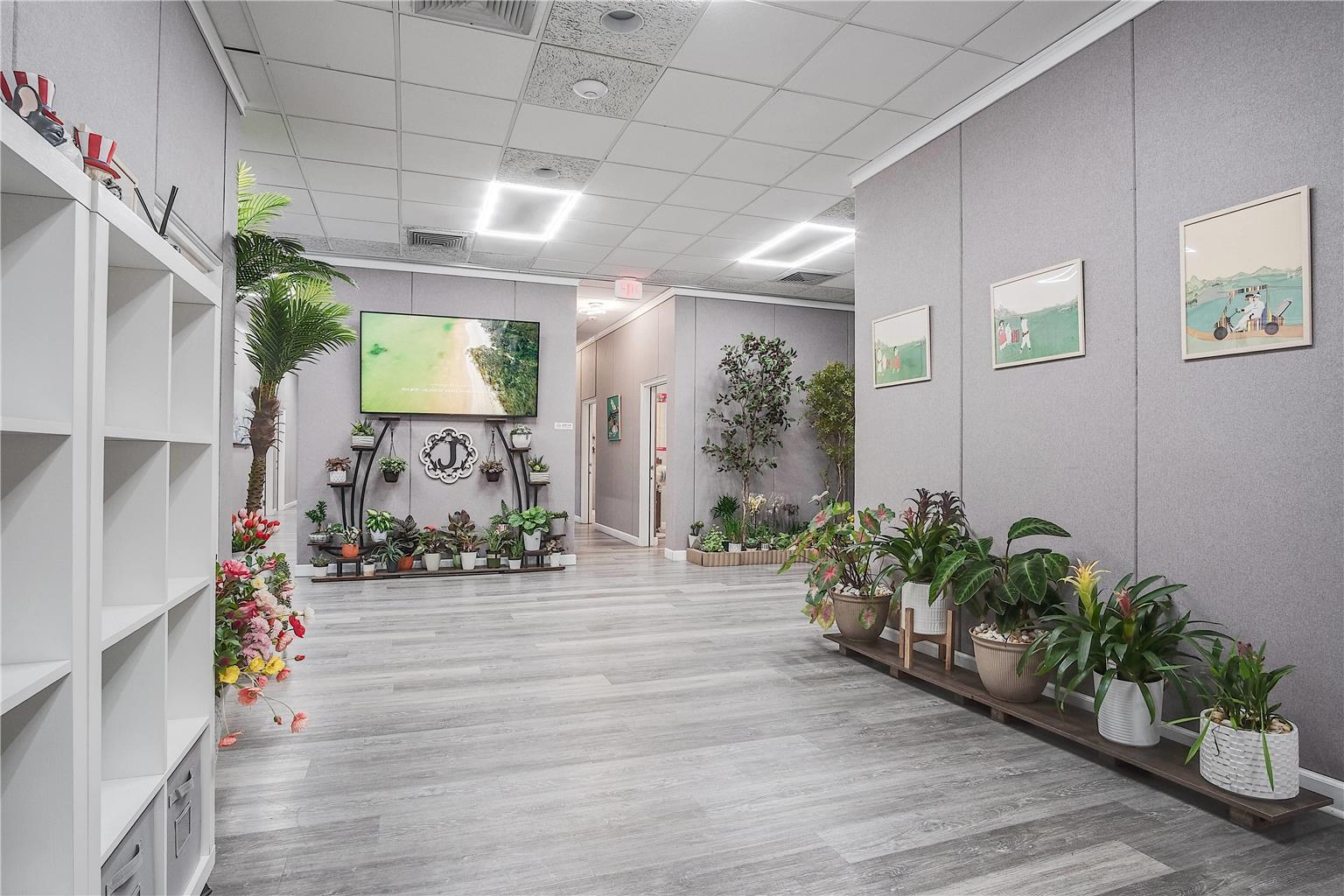 Cottonwood Suites Savannah Hotel & Conference Center - photo 6
