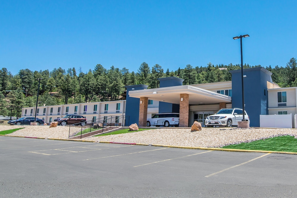 Elevate Hotel at Sierra Blanca in Ruidoso, United States