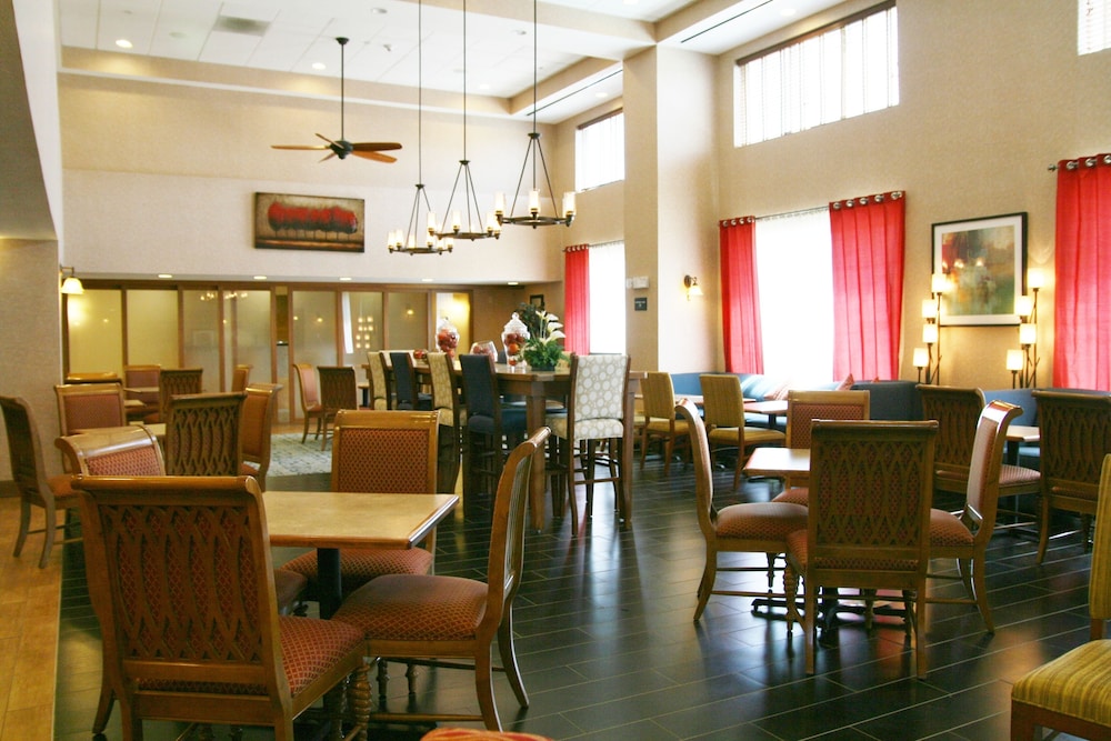 Hampton Inn & Suites Pittsburg CA - photo 84
