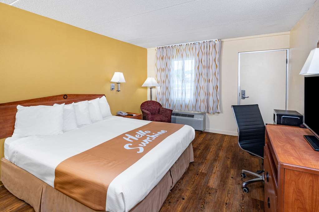 Days Inn by Wyndham Clarksville TN - photo 20