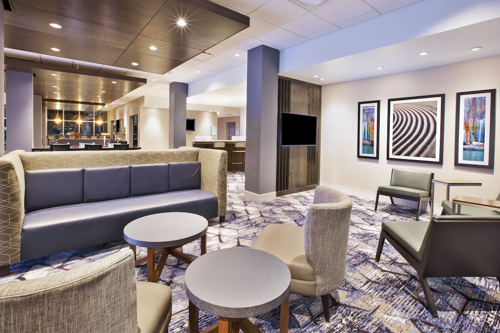 Holiday Inn Express & Suites Okemos University Area by IHG - photo 23
