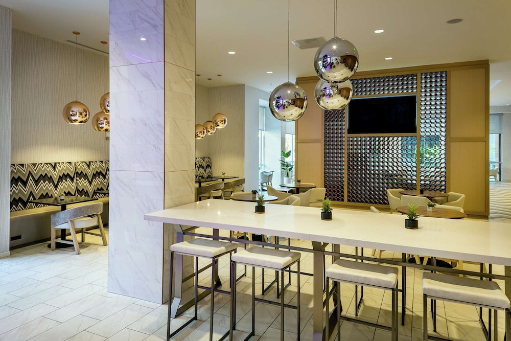 Hilton Garden Inn Seattle Bellevue Downtown WA - photo 4