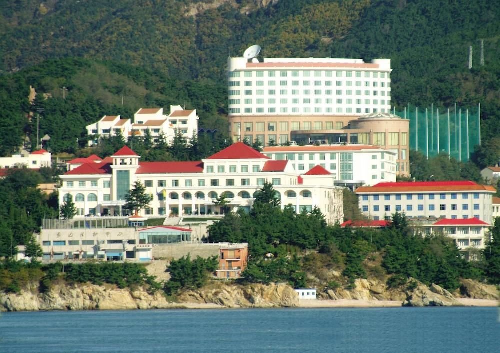 Weihai Blue Sky Hotel — 4-Star Luxury Hotel in Weihai, People's Republic of China
