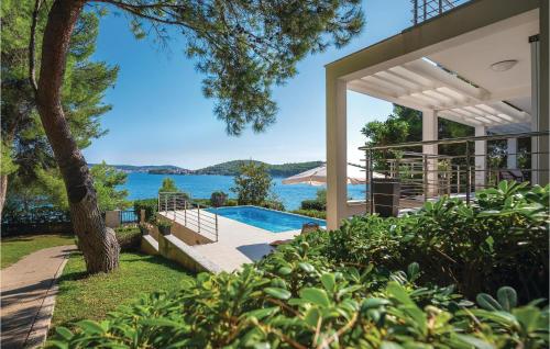 Five Bedroom Holiday Home In Rogoznica — 5-Star Luxury Hotel in Rogoznica, Croatia