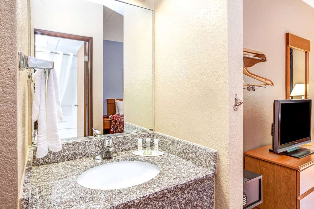 Super 8 by Wyndham Mahwah - photo 6