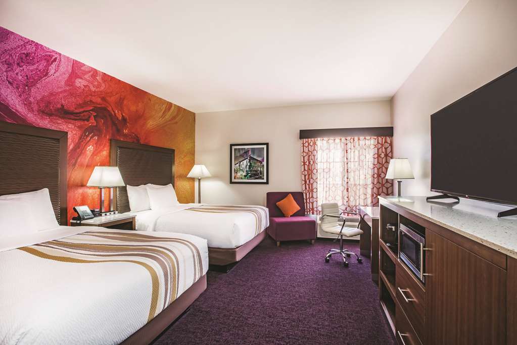 La Quinta Inn & Suites by Wyndham Chambersburg - photo 15