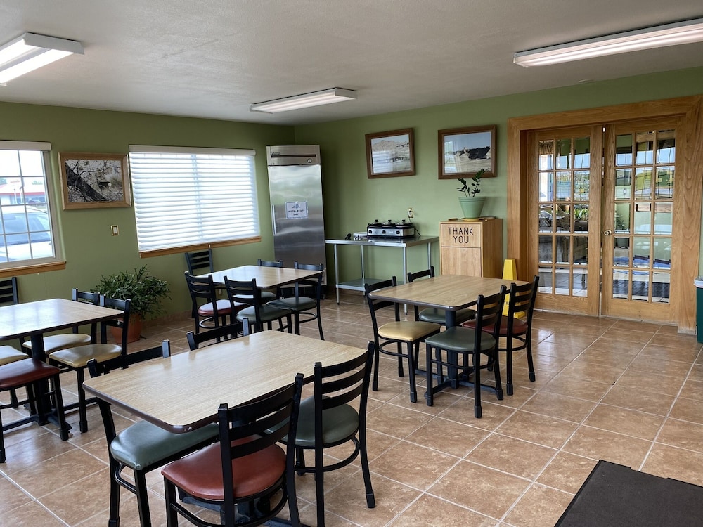 Americas Best Value Inn Kadoka - photo 12