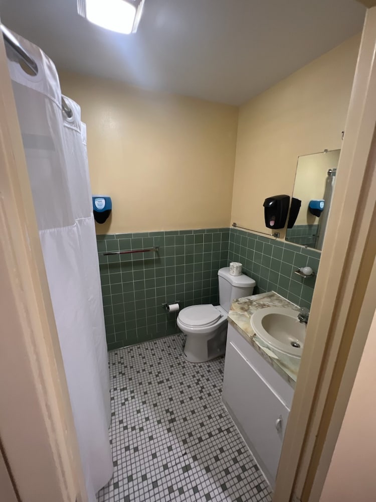 Yellow Diamond Inn - photo 27