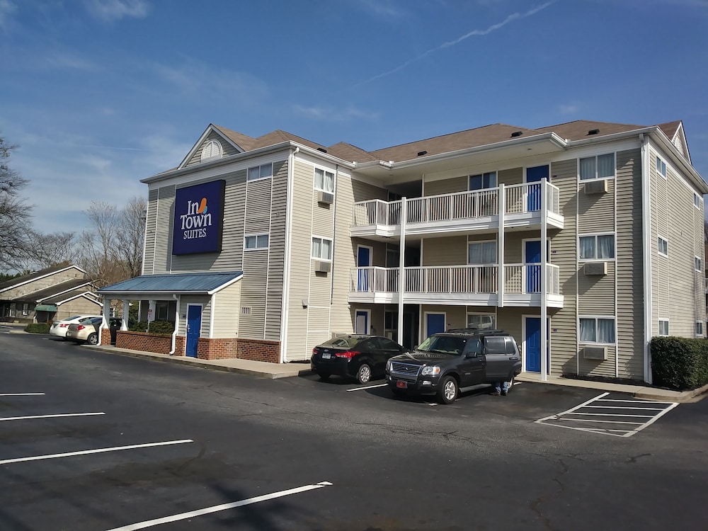 InTown Suites Extended Stay Greenville SC Wade Hampton - photo 25