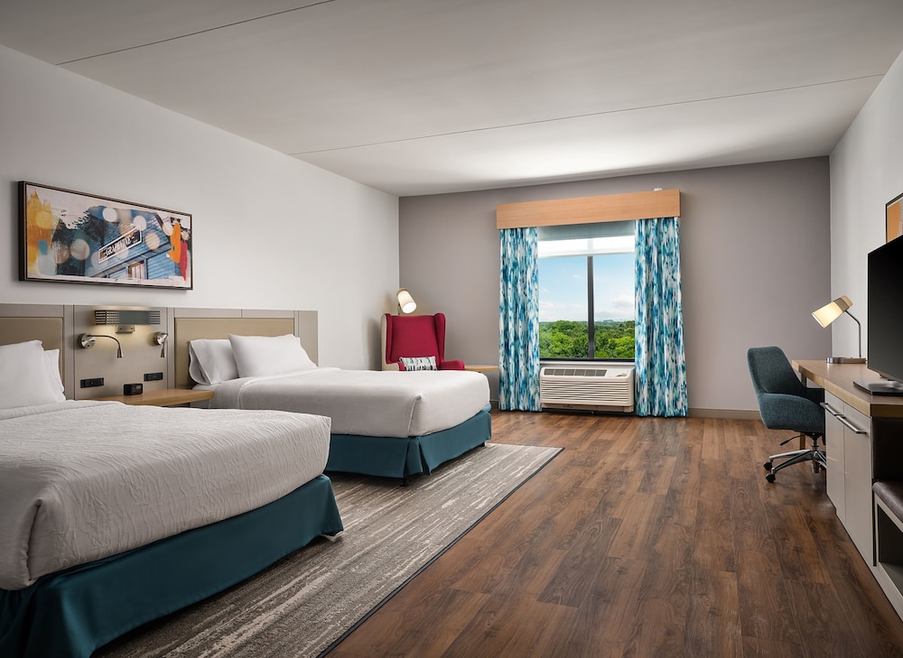 Hilton Garden Inn Grapevine at Silverlake Crossing - photo 9