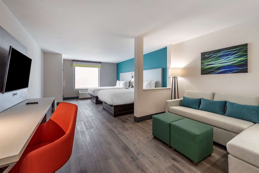 Comfort Suites Colorado Springs East Medical Center Area - photo 29