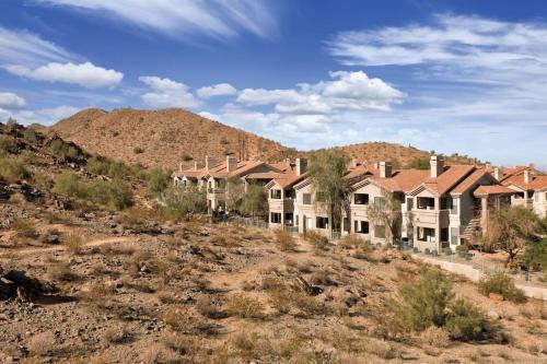 Enjoy 1bd Condo In Nature Preserve Setting Resort Amenities Including Pool — Phoenix
