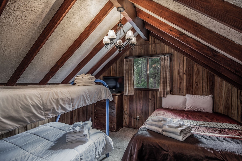 Knott Inn - photo 2