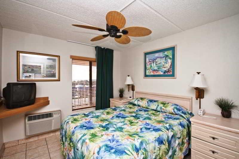 Beacher's Lodge Oceanfront Suites - photo 24