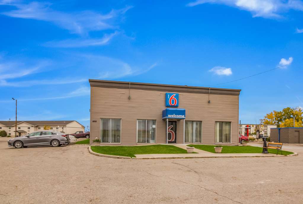 Motel 6 Fargo North - photo 2