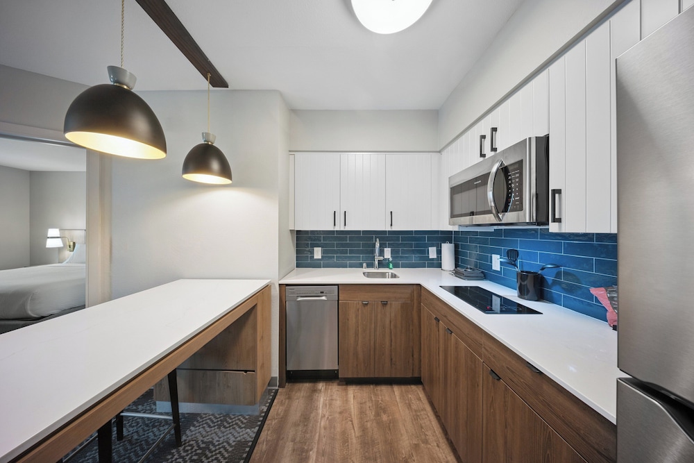 Staybridge Suites Sacramento Woodland - photo 43