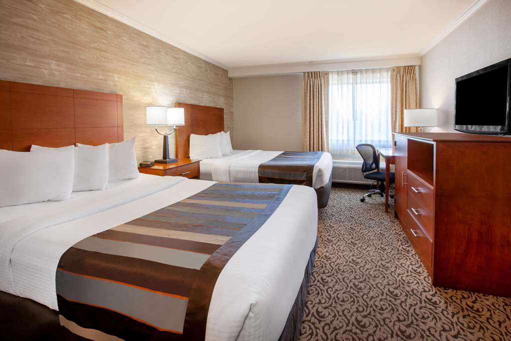 Wingate by Wyndham Detroit Metro Airport - photo 23