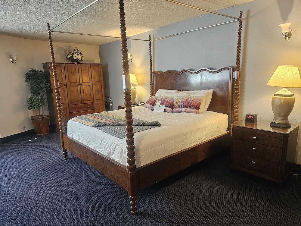Broadway Inn Conference Center - photo 19