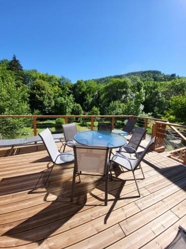 Une Evidence Tendance Et Design — hotel in Ornans